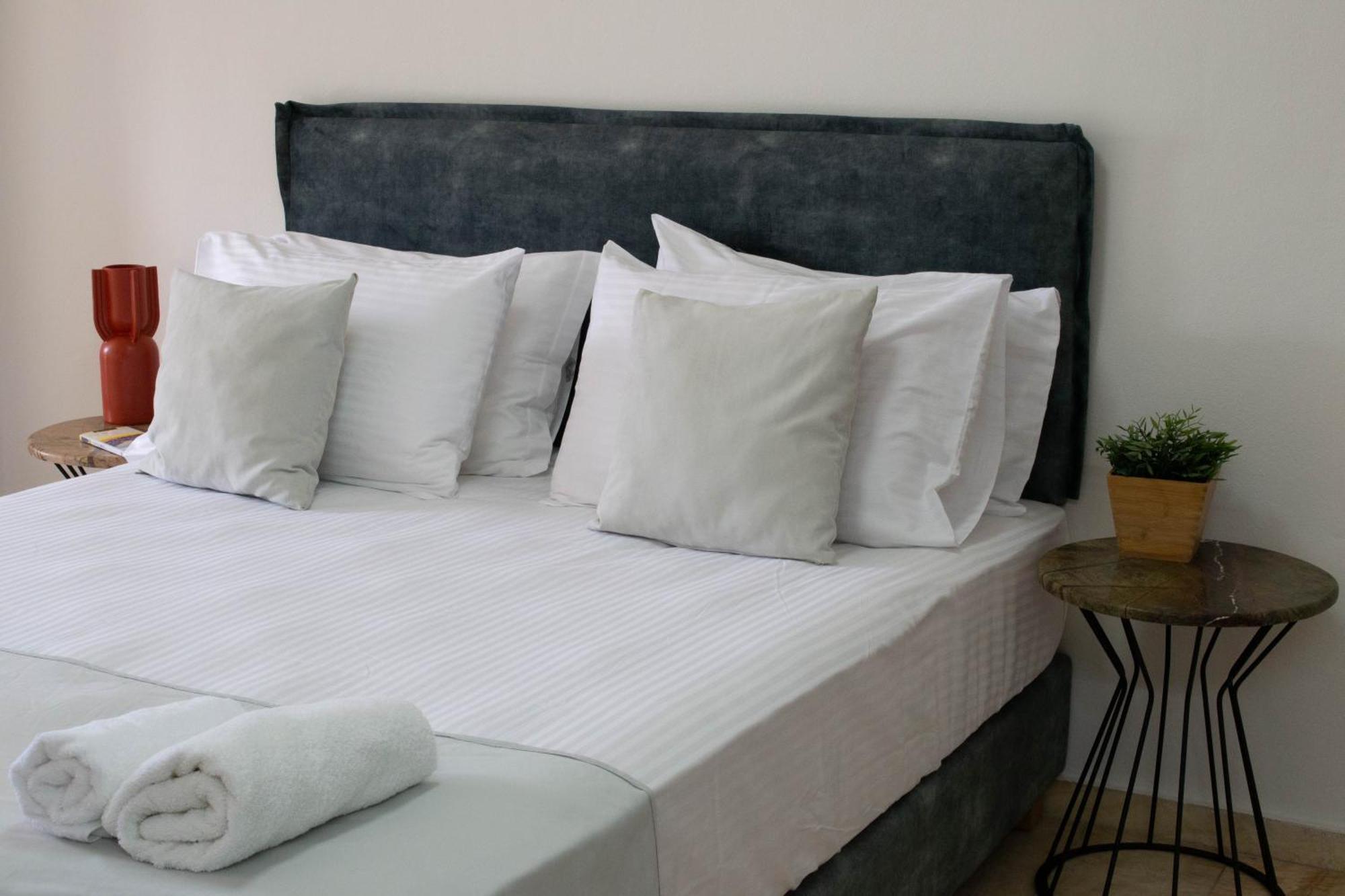 Oniropetra Luxury Suites Armakha Exterior photo