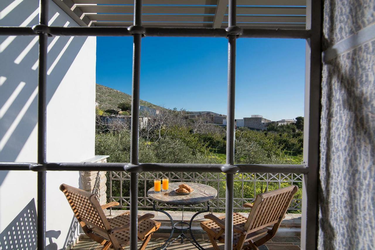 Oniropetra Luxury Suites Armakha Exterior photo