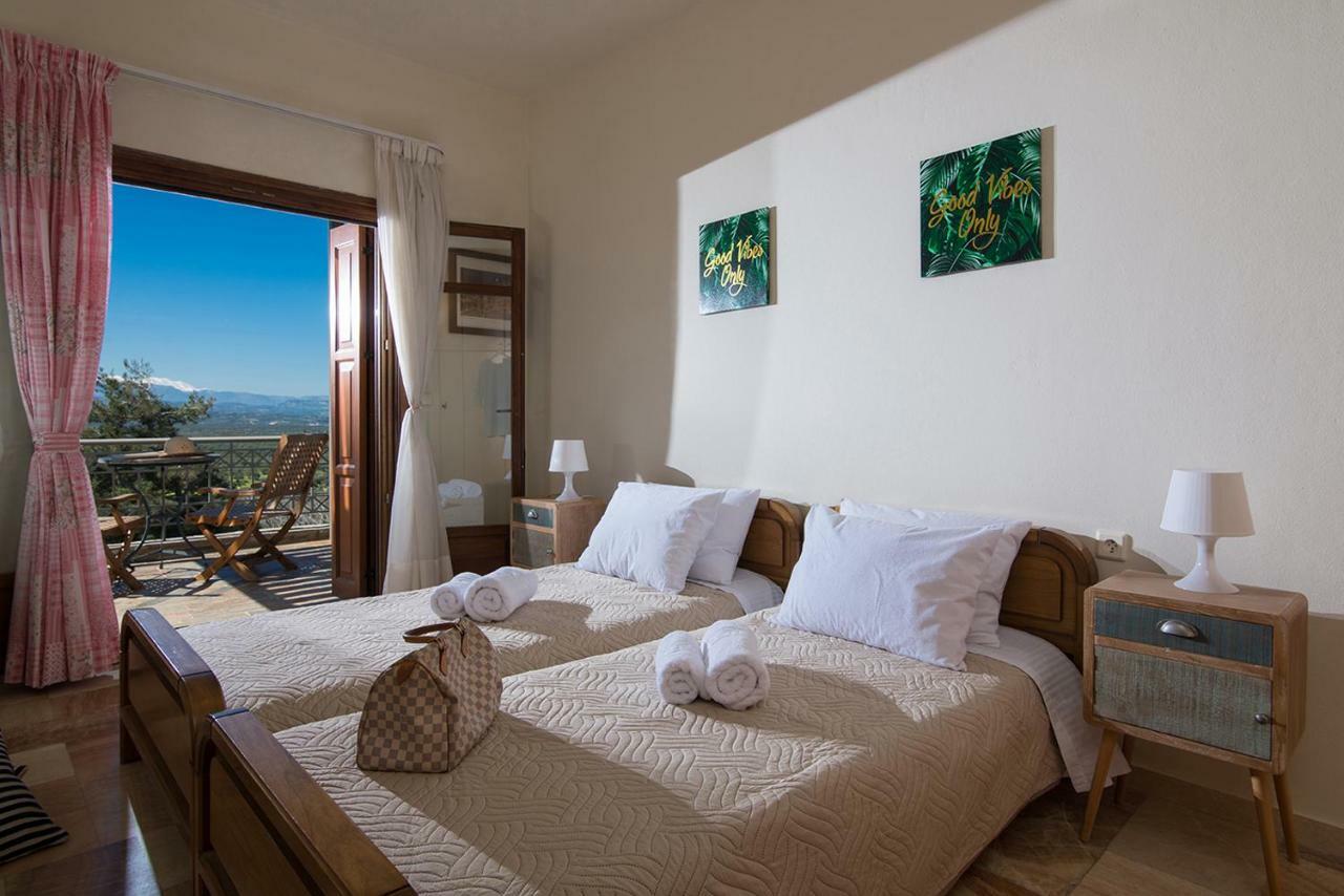 Oniropetra Luxury Suites Armakha Exterior photo